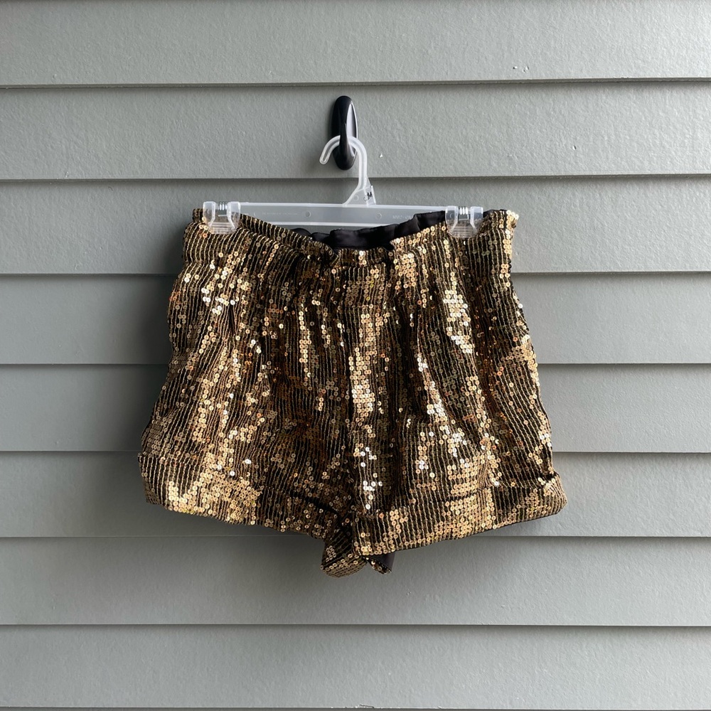 ALICE & OLIVIA REAGAN SEQUIN EMBELLISHED PAPERBAG CUFFED SHORT